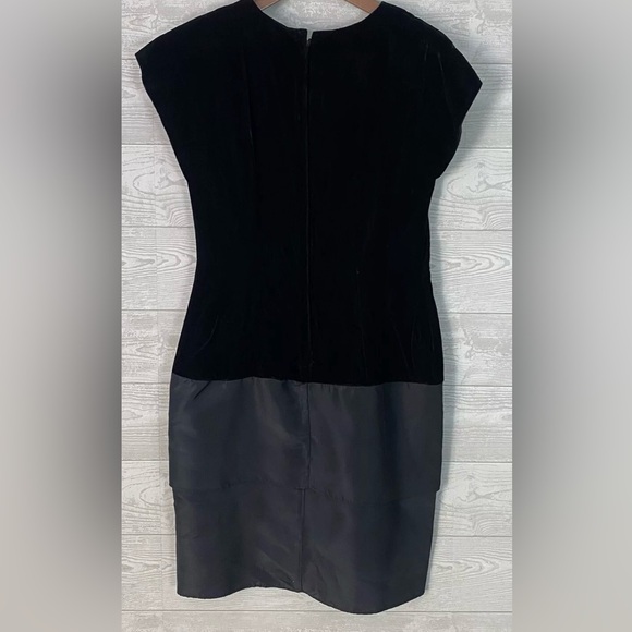 Vintage 80s Velvet Tiered Dress Size 12 by HW Collections - Picture 2 of 7